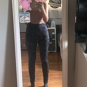 Rachel Zoe camo full length leggings.